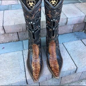 Corral Python boots
